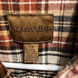 Men’s long sleeve button down shirt